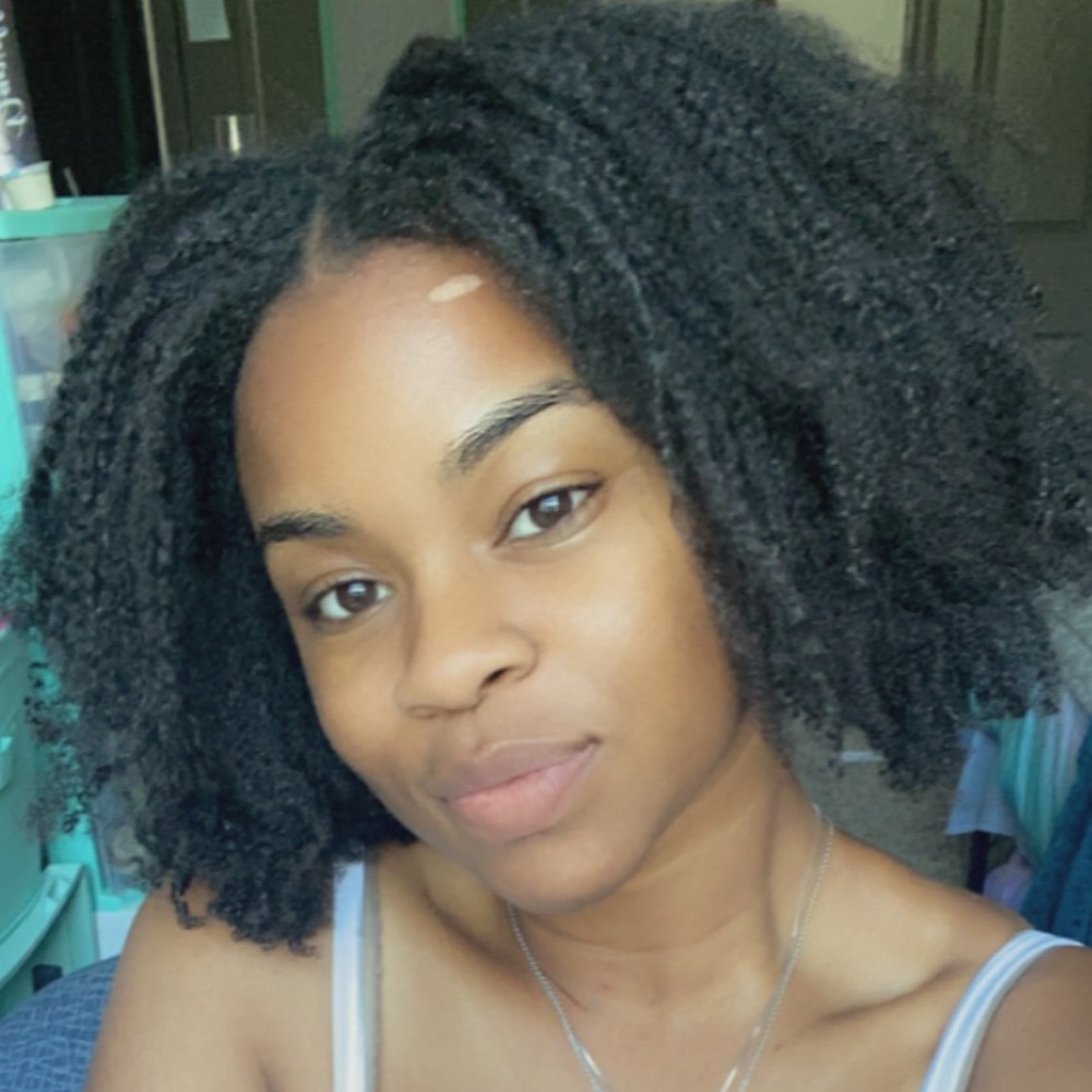 Meet your Posher, Danielle